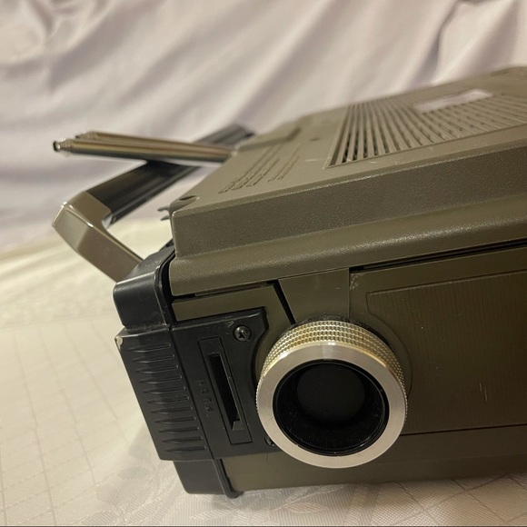 VINTAGE JVC ALC/Variable Monitor Stereo Radio Cassette Recorder No. 9475 - Picture 10 of 12